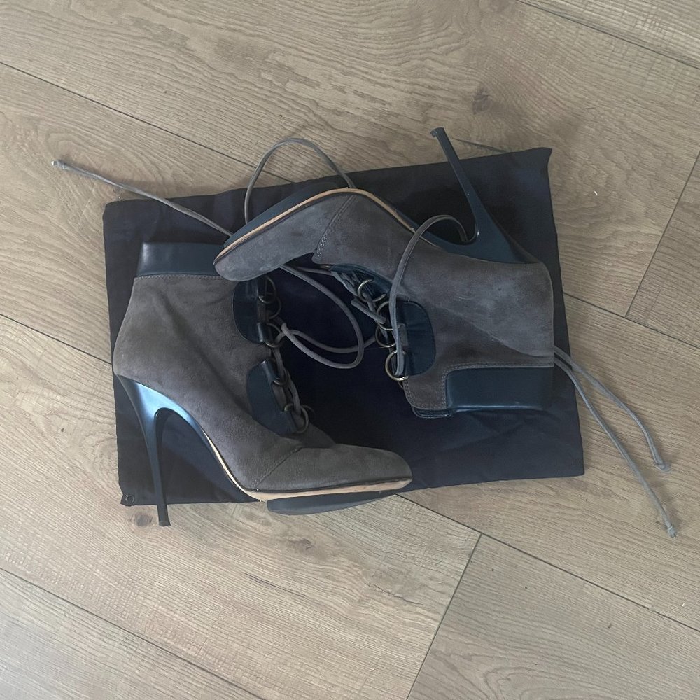 Guiseppe Zanotti Booties Size 38.5